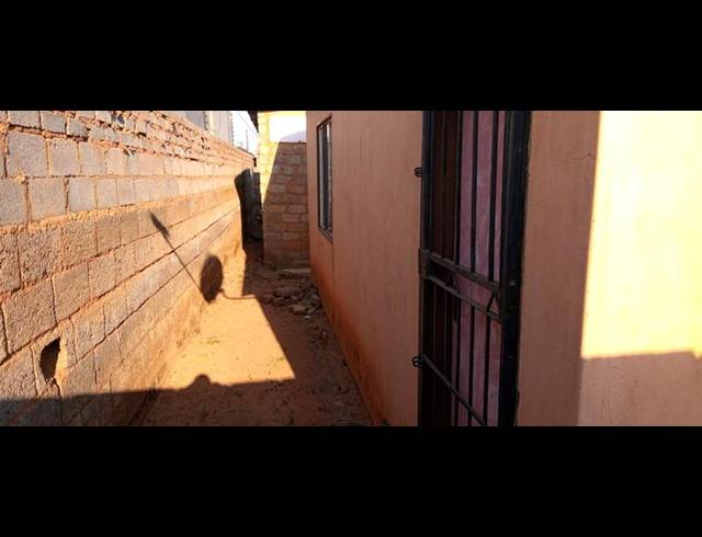 2 BEDROOM HOUSE FOR SALE IN THULANI